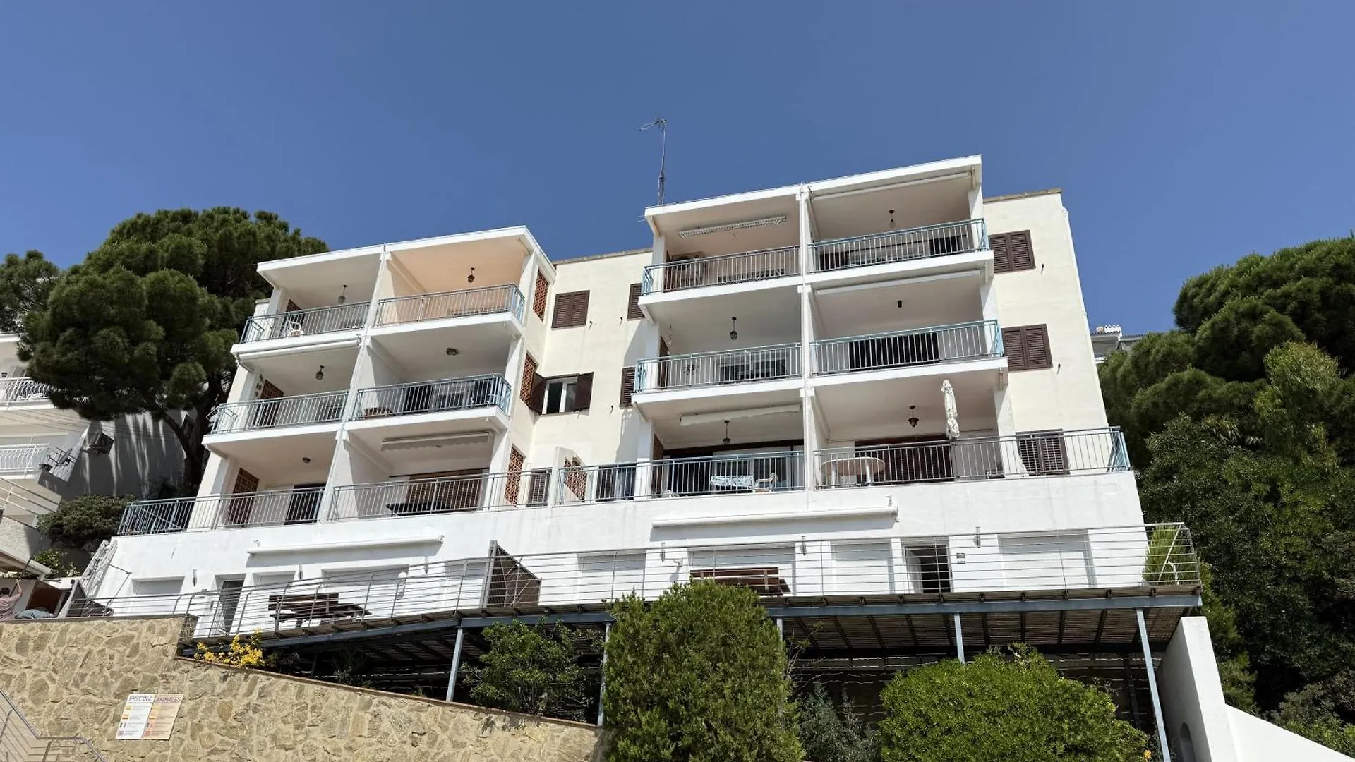 Agi Rodas Apartments Roses